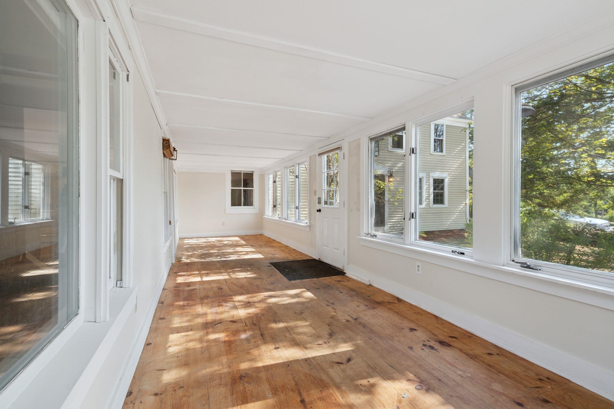 New London, New Hampshire, 03257, United States, 4 Bedrooms Bedrooms, ,2 BathroomsBathrooms,Residential,For Sale,1950111