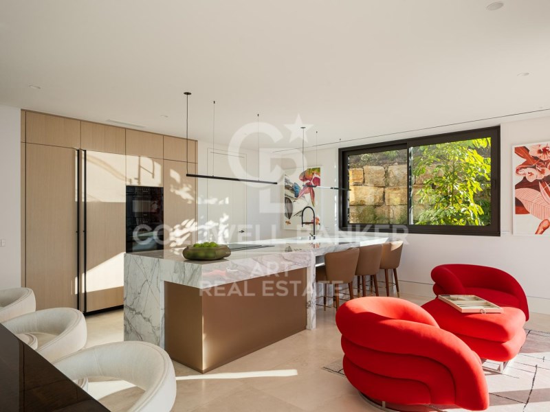 Marbella, Andalusia, ES, 5 Bedrooms Bedrooms, ,6 BathroomsBathrooms,Residential,For Sale,1984936