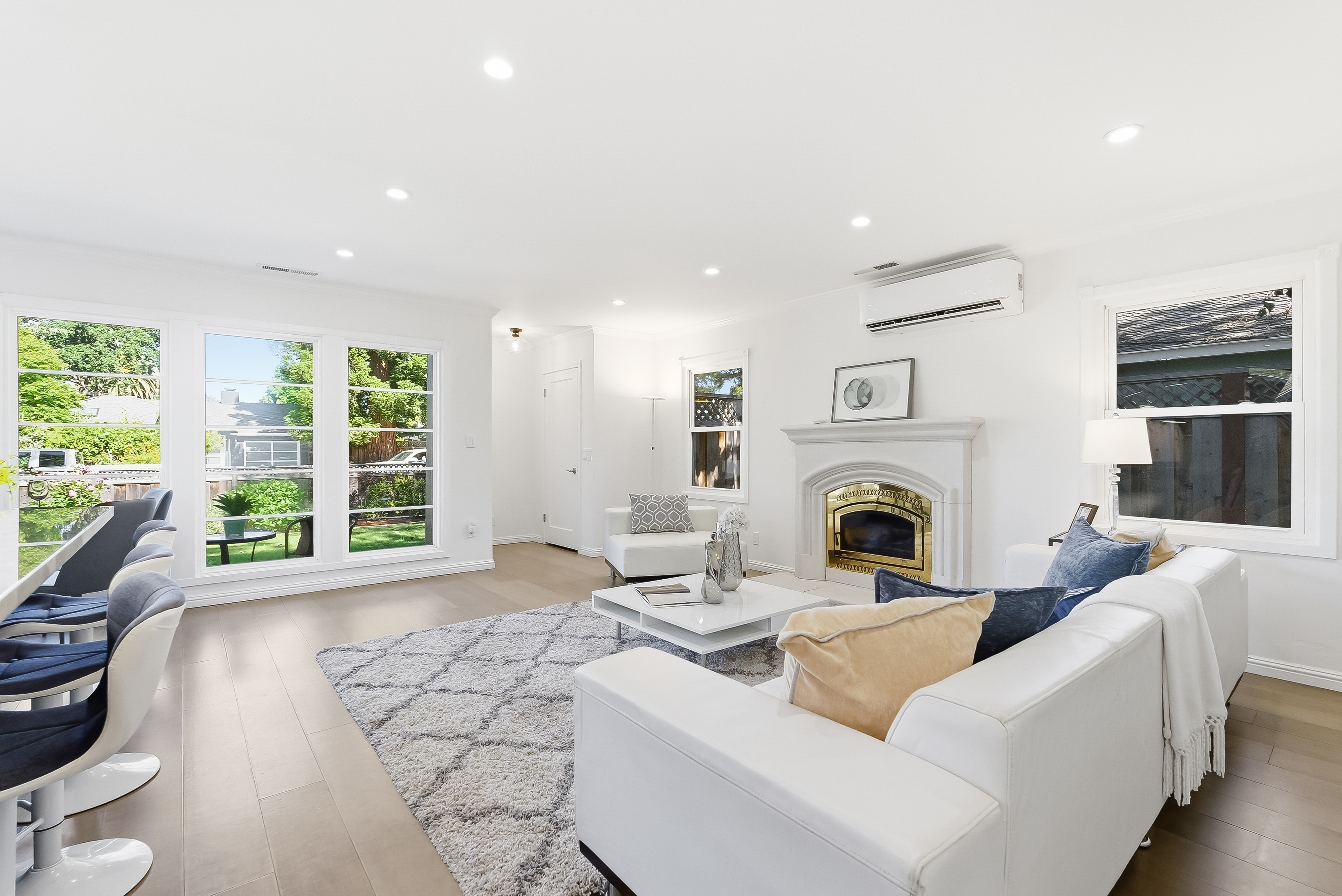 Modern Comfort & Backyard Bliss in North Fair Oaks - 物件實景