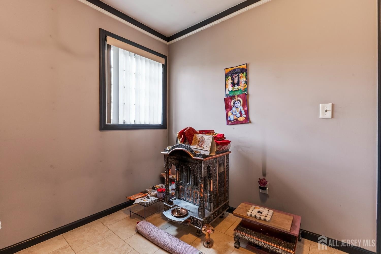 Edison, New Jersey, 08820, United States, 4 Bedrooms Bedrooms, ,2 BathroomsBathrooms,Residential,For Sale,1921725
