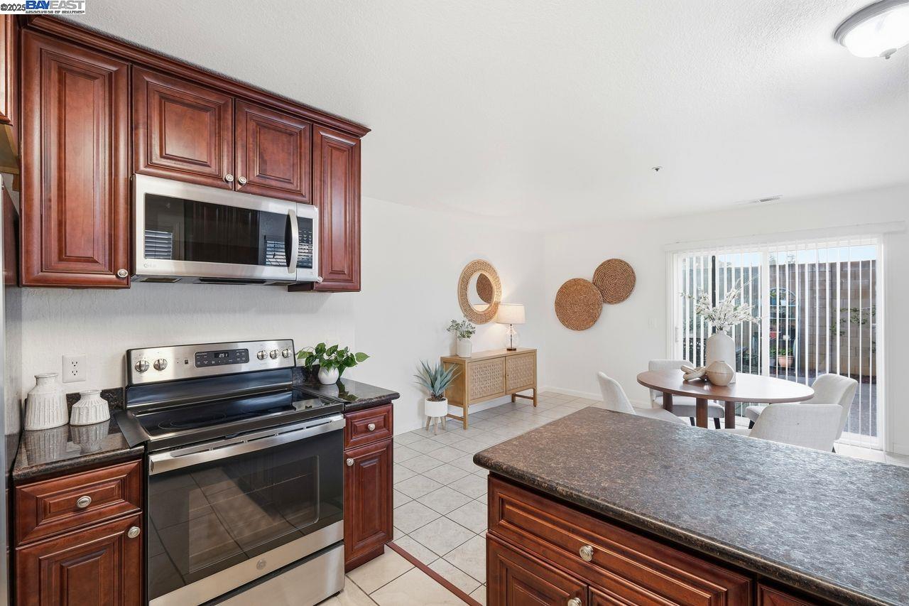 Union City, California, 94587, United States, 3 Bedrooms Bedrooms, ,2 BathroomsBathrooms,Residential,For Sale,2002943