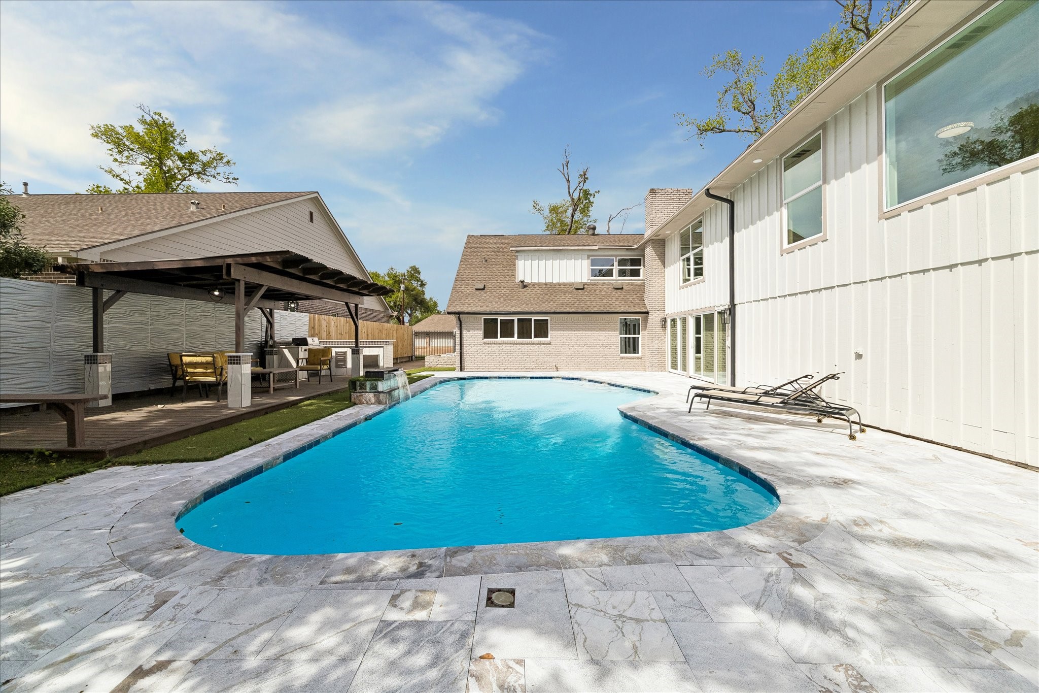  2302 Brooktree Drive - 物件實景