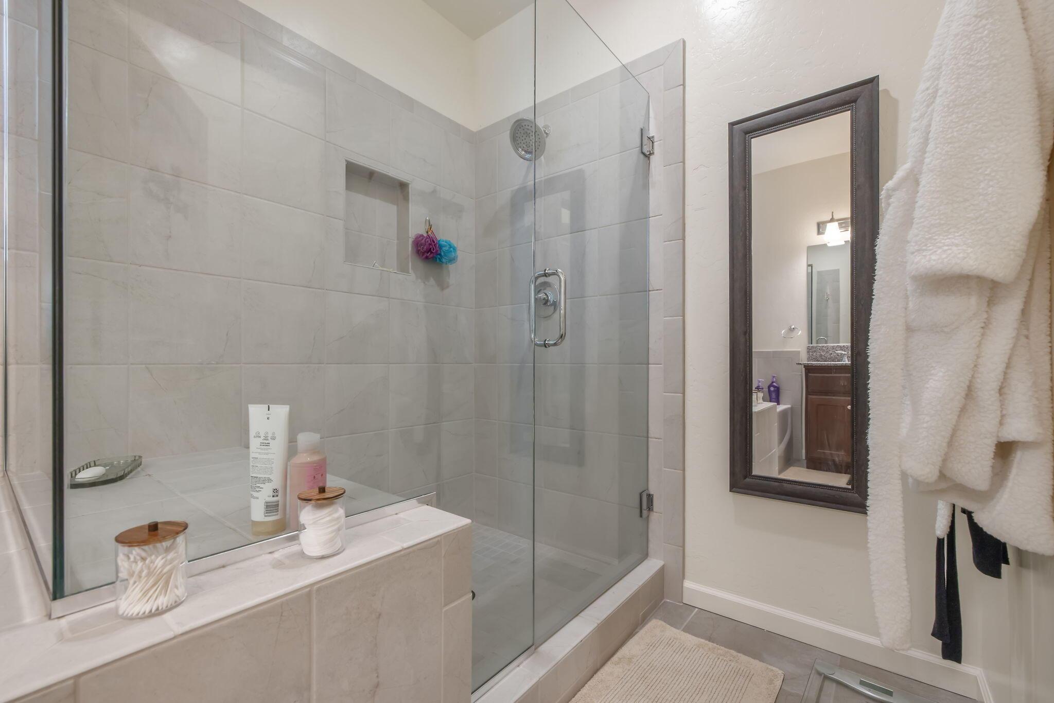 Visalia, California, 93291, United States, 4 Bedrooms Bedrooms, ,2 BathroomsBathrooms,Residential,For Sale,1927793