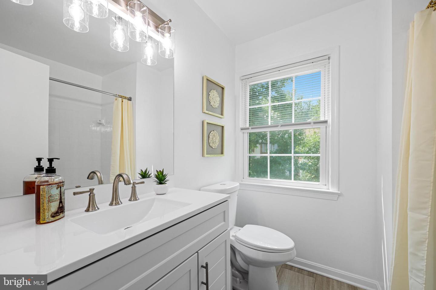 Springfield, Virginia, 22153, United States, 4 Bedrooms Bedrooms, ,4 BathroomsBathrooms,Residential,For Sale,1917317