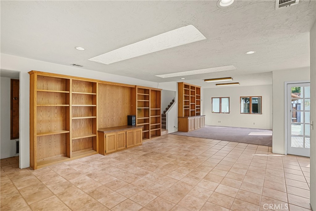 Santa Maria, California, 93454, United States, 5 Bedrooms Bedrooms, ,3 BathroomsBathrooms,Residential,For Sale,2032252