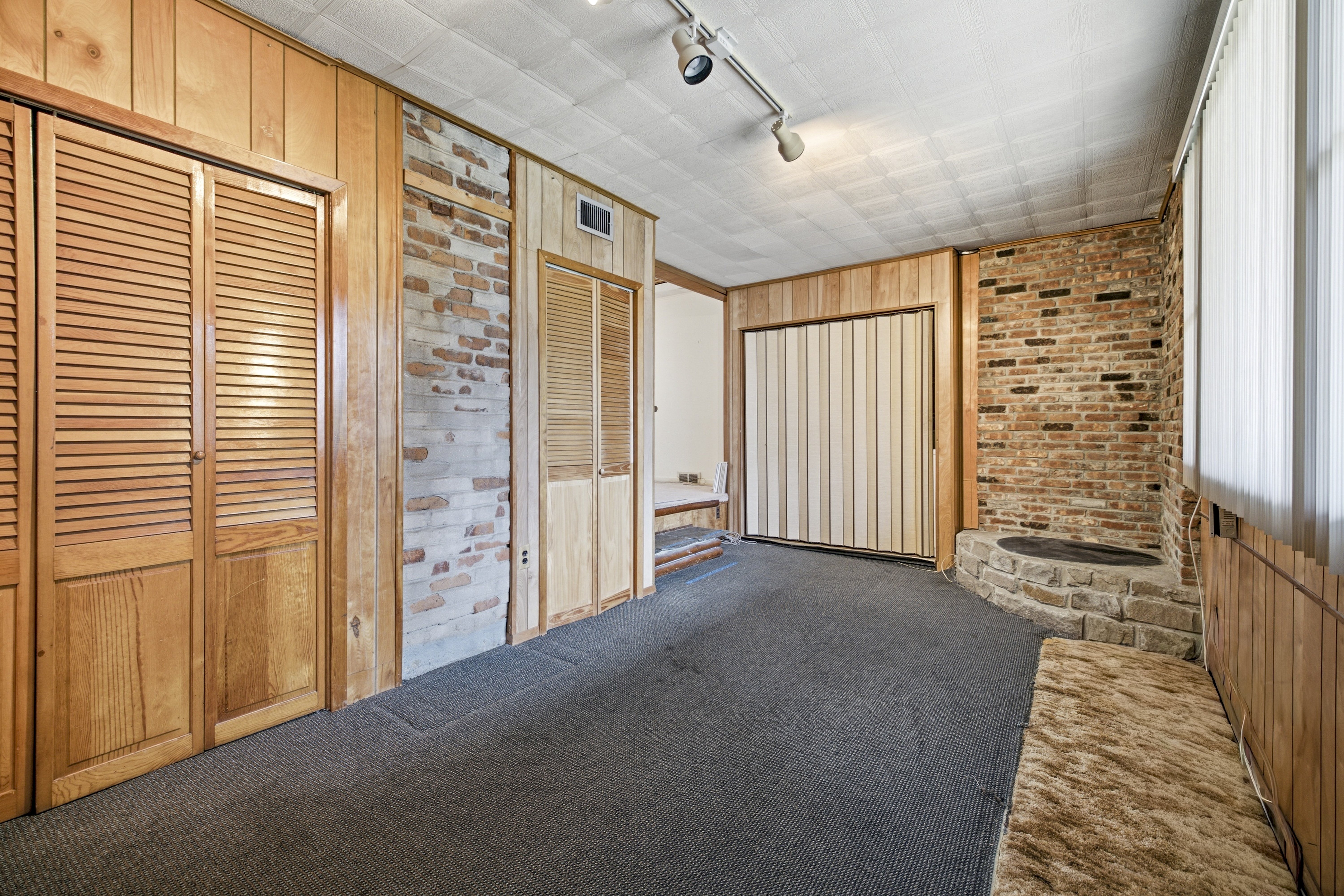  49 Roosevelt Court, Westbury, NY, 11590 - 物件實景