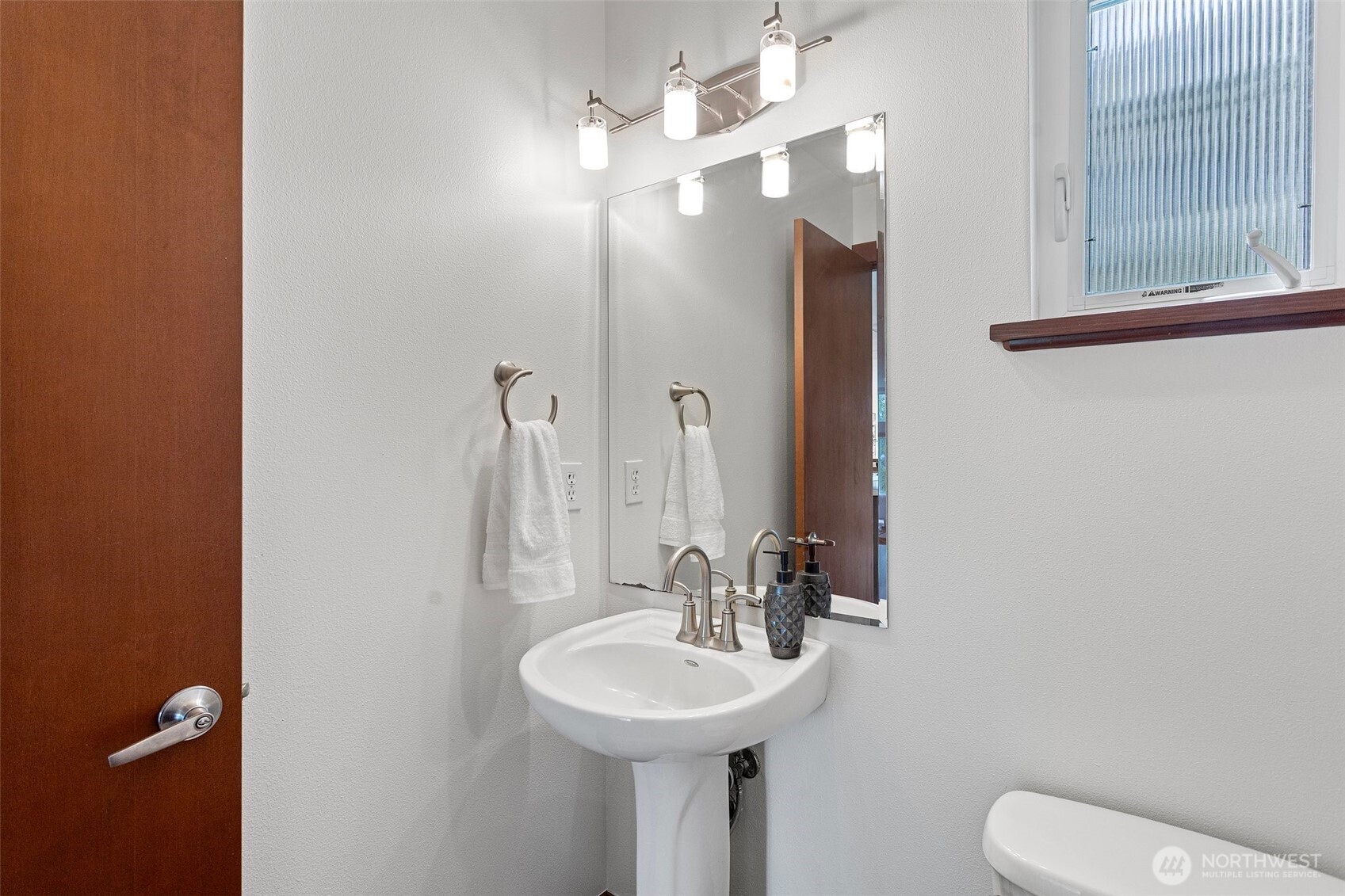 Seattle, Washington, 98109, United States, 3 Bedrooms Bedrooms, ,4 BathroomsBathrooms,Residential,For Sale,1976835