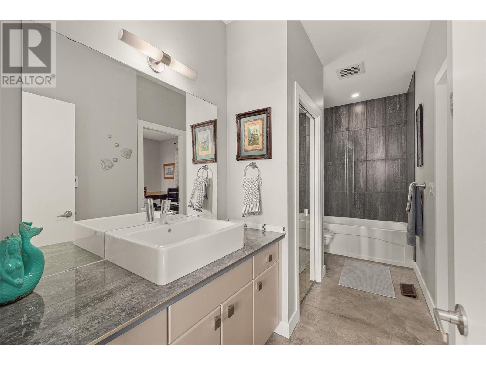 LAKE COUNTRY, British Columbia, V4V 1B3, CA, 5 Bedrooms Bedrooms, ,4 BathroomsBathrooms,Residential,For Sale,1883697