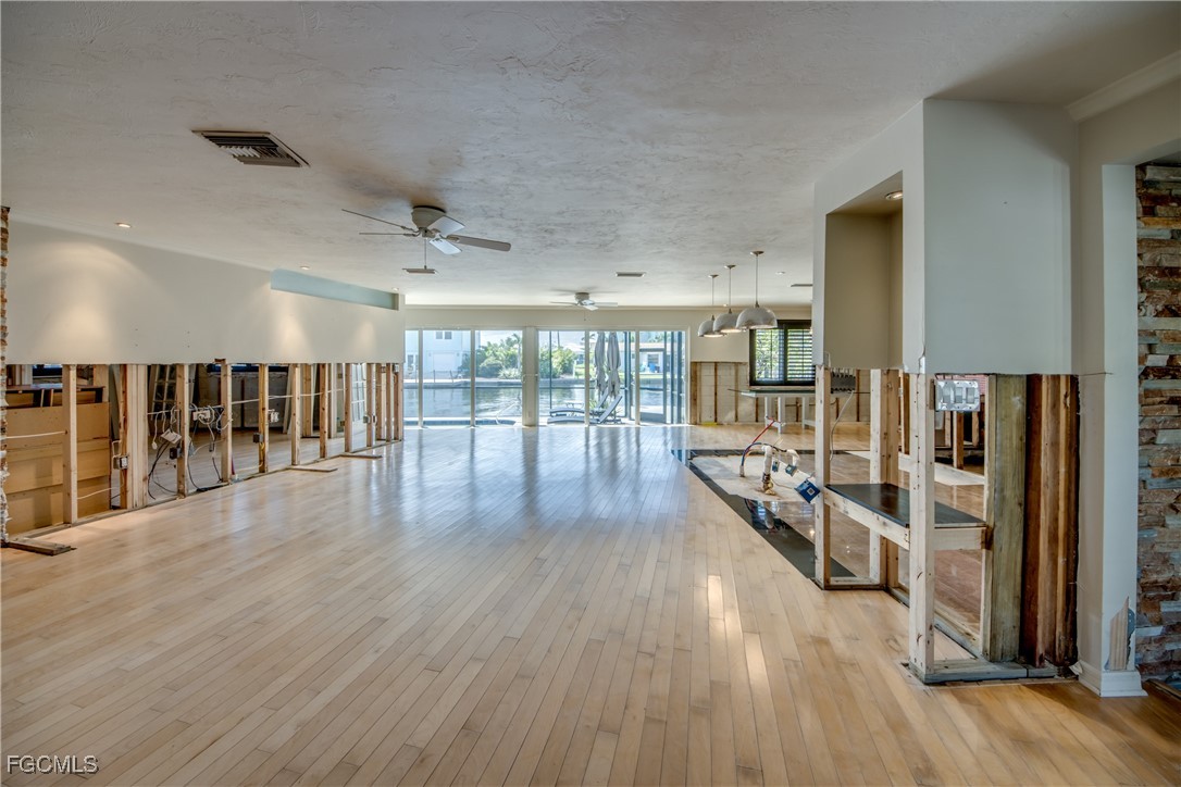 Matlacha, Florida, 33993, United States, 3 Bedrooms Bedrooms, ,2 BathroomsBathrooms,Residential,For Sale,1974777