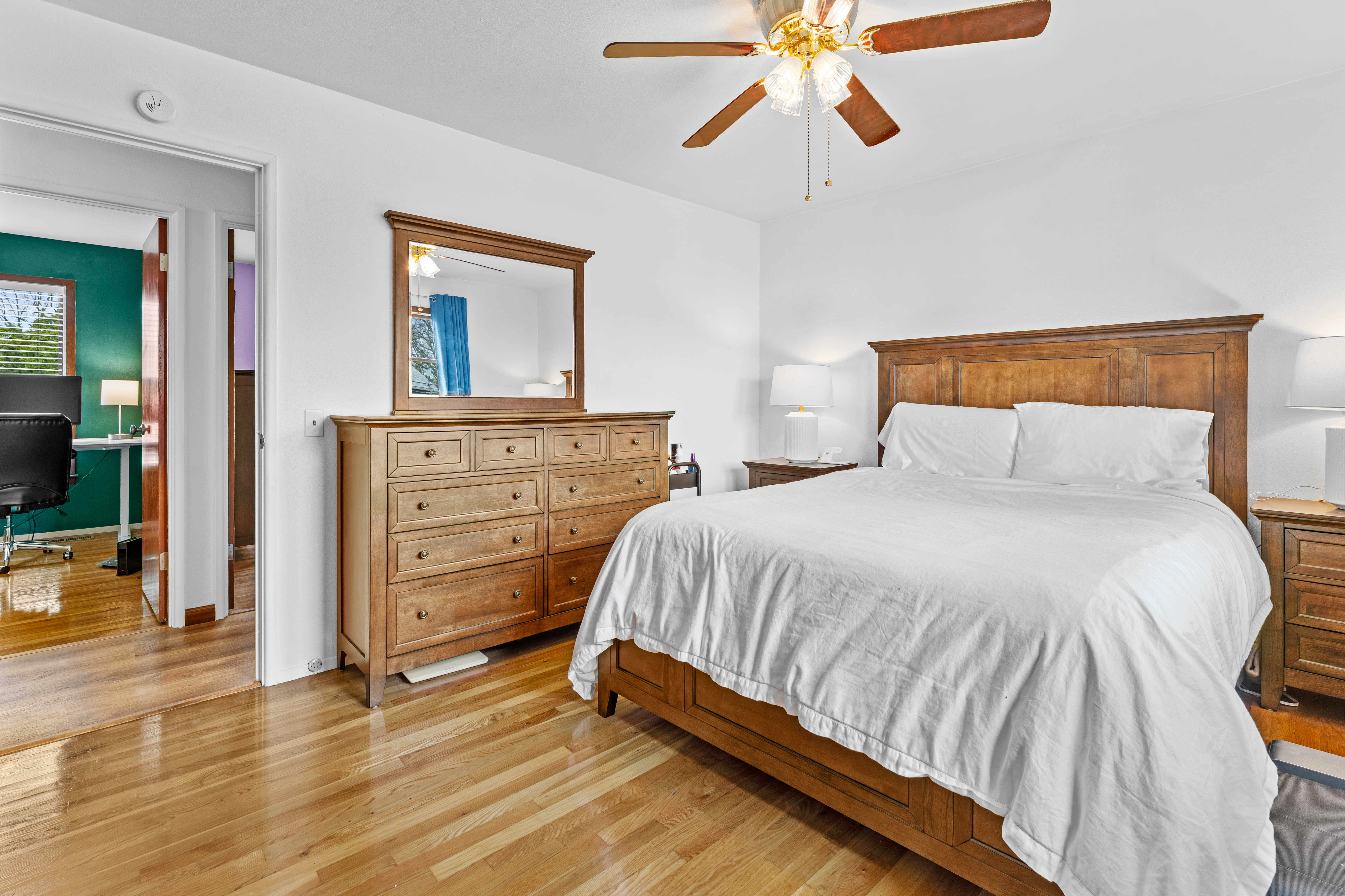  Exceptional low-maintenance brick and stone home makes - 物件實景