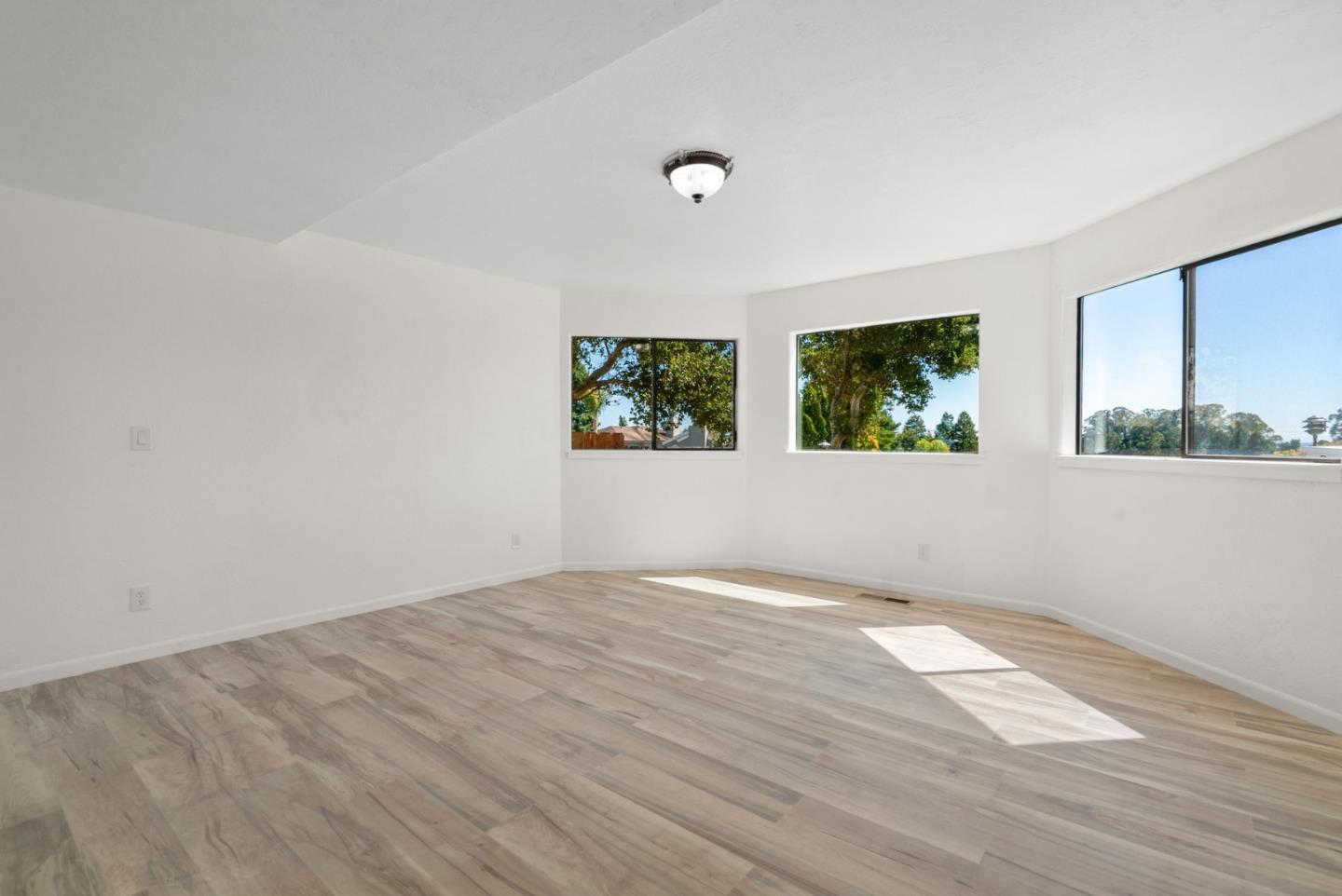 Aptos, California, 95003, United States, 5 Bedrooms Bedrooms, ,3 BathroomsBathrooms,Residential,For Sale,1895468