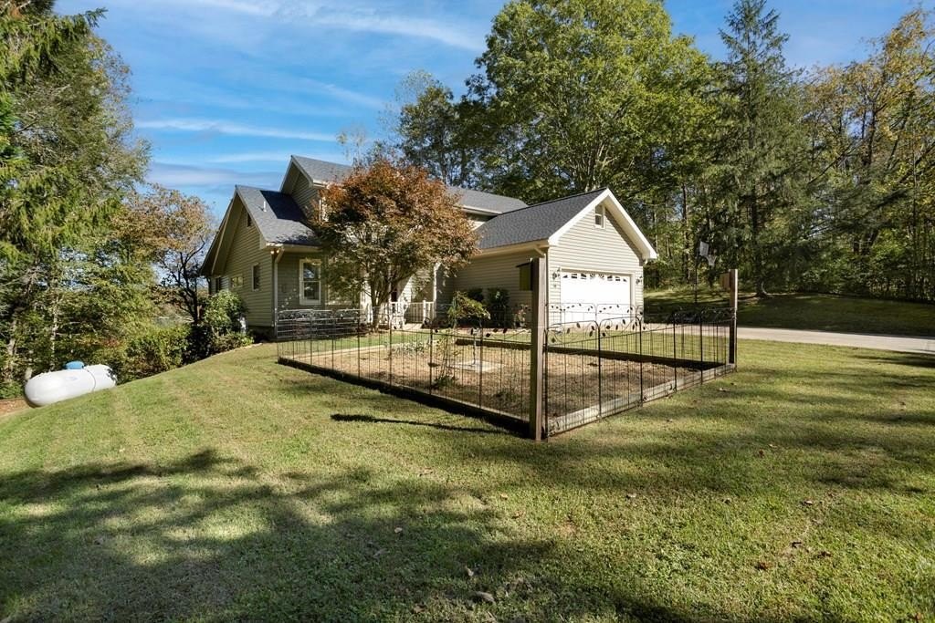 Hayesville, North Carolina, 28904, United States, 5 Bedrooms Bedrooms, ,4 BathroomsBathrooms,Residential,For Sale,1936874