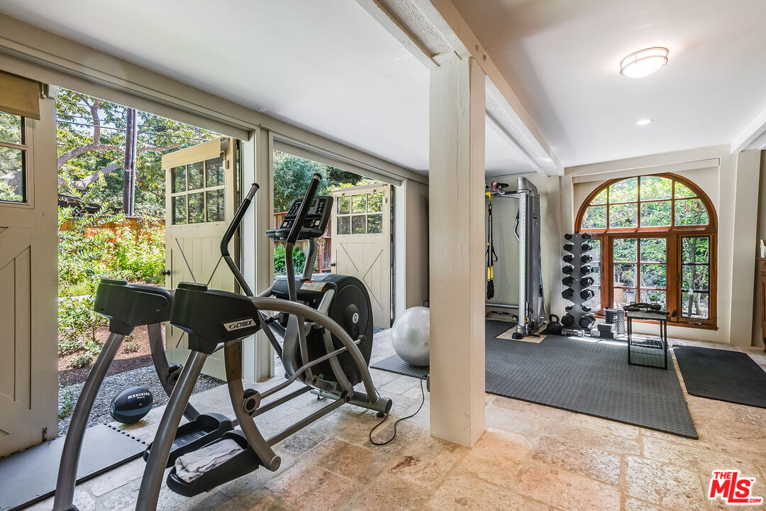 Santa Monica, California, 90402, United States, 7 Bedrooms Bedrooms, ,7 BathroomsBathrooms,Residential,For Sale,1940009