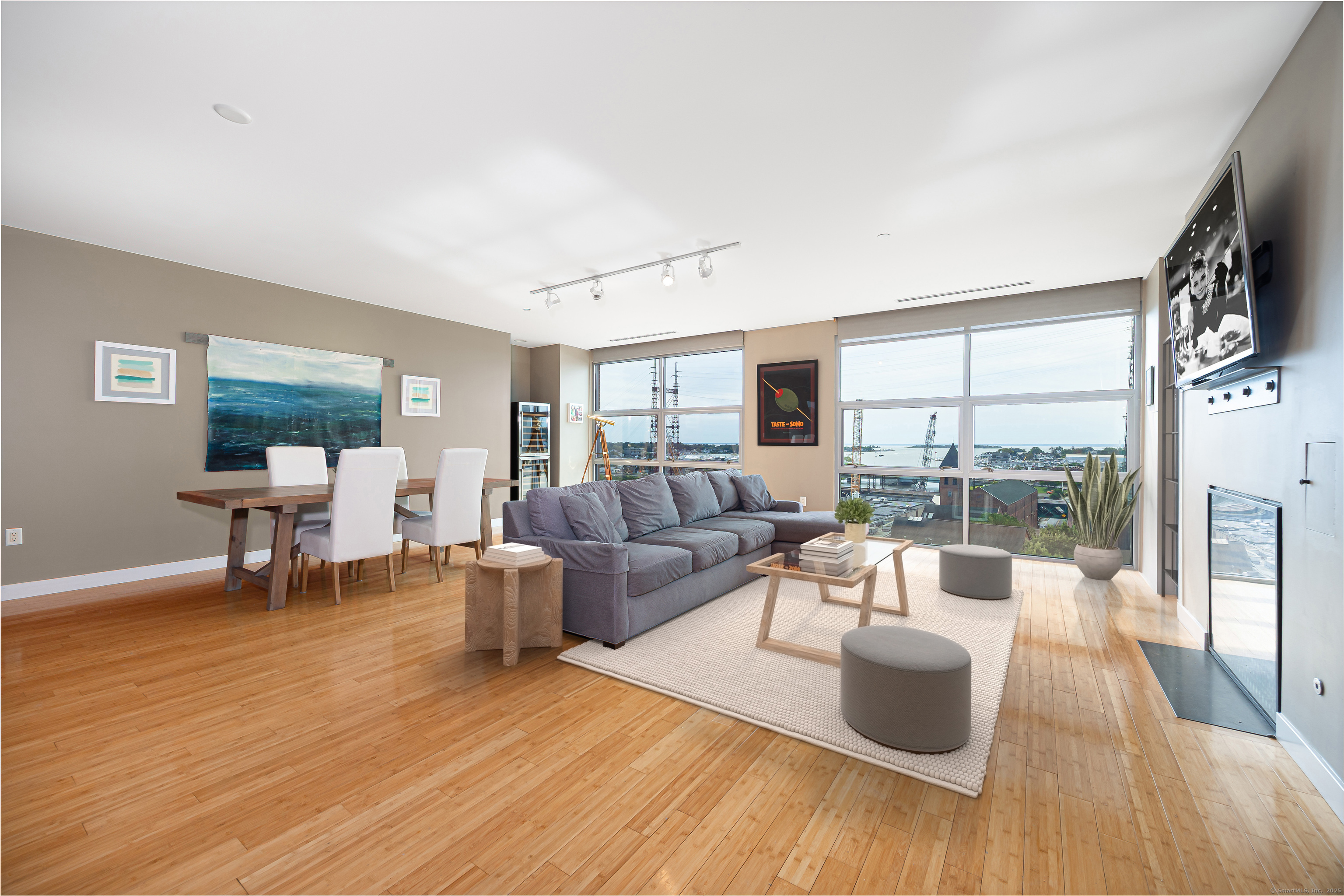 Norwalk, Connecticut, 06854, United States, 3 Bedrooms Bedrooms, ,3 BathroomsBathrooms,Residential,For Sale,1987967