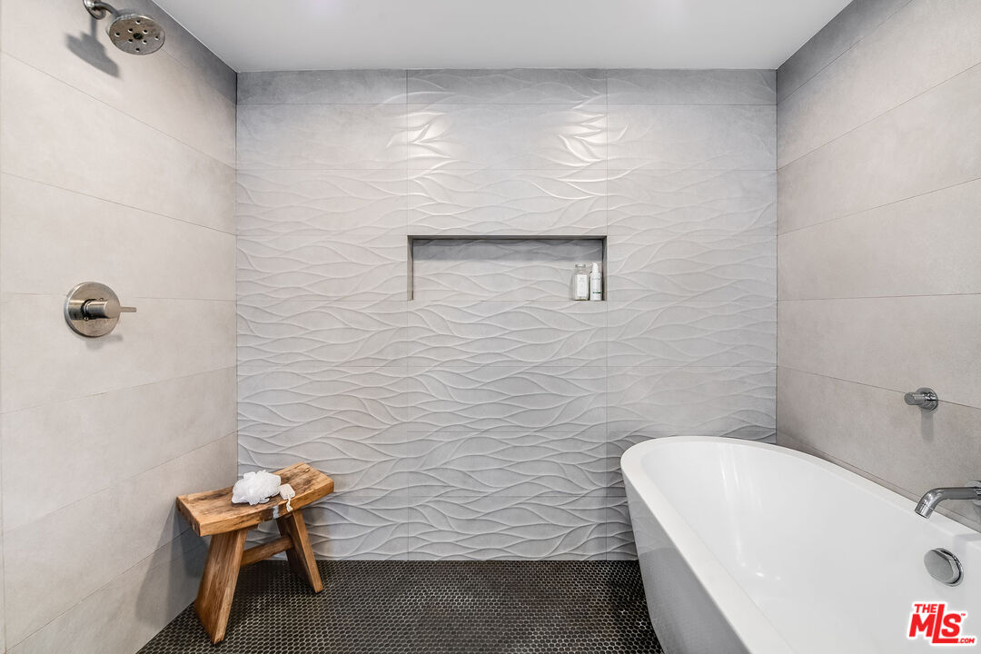 Studio City, California, 91604, United States, 4 Bedrooms Bedrooms, ,3 BathroomsBathrooms,Residential,For Sale,1850354