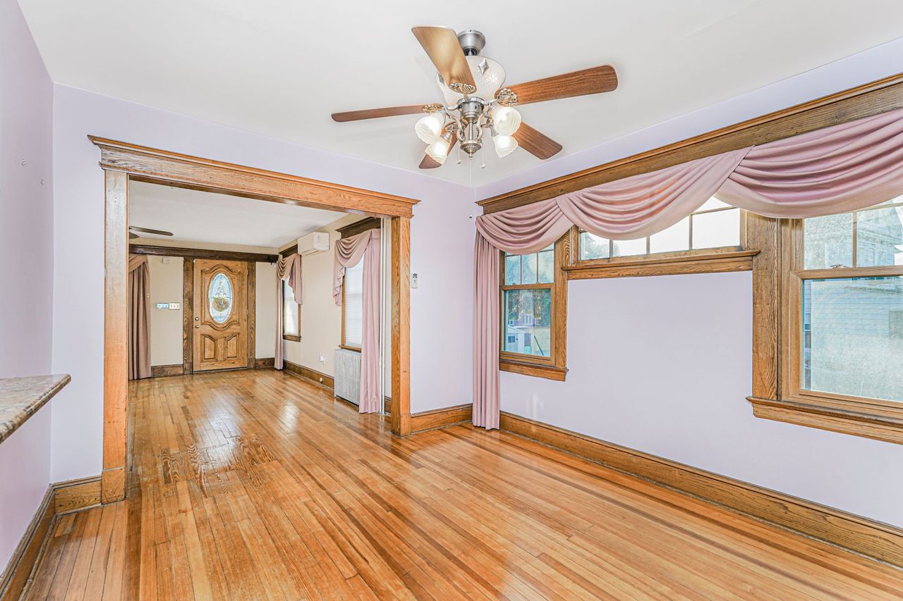 Staten Island, New York, 10314, United States, 3 Bedrooms Bedrooms, ,2 BathroomsBathrooms,Residential,For Sale,1996455