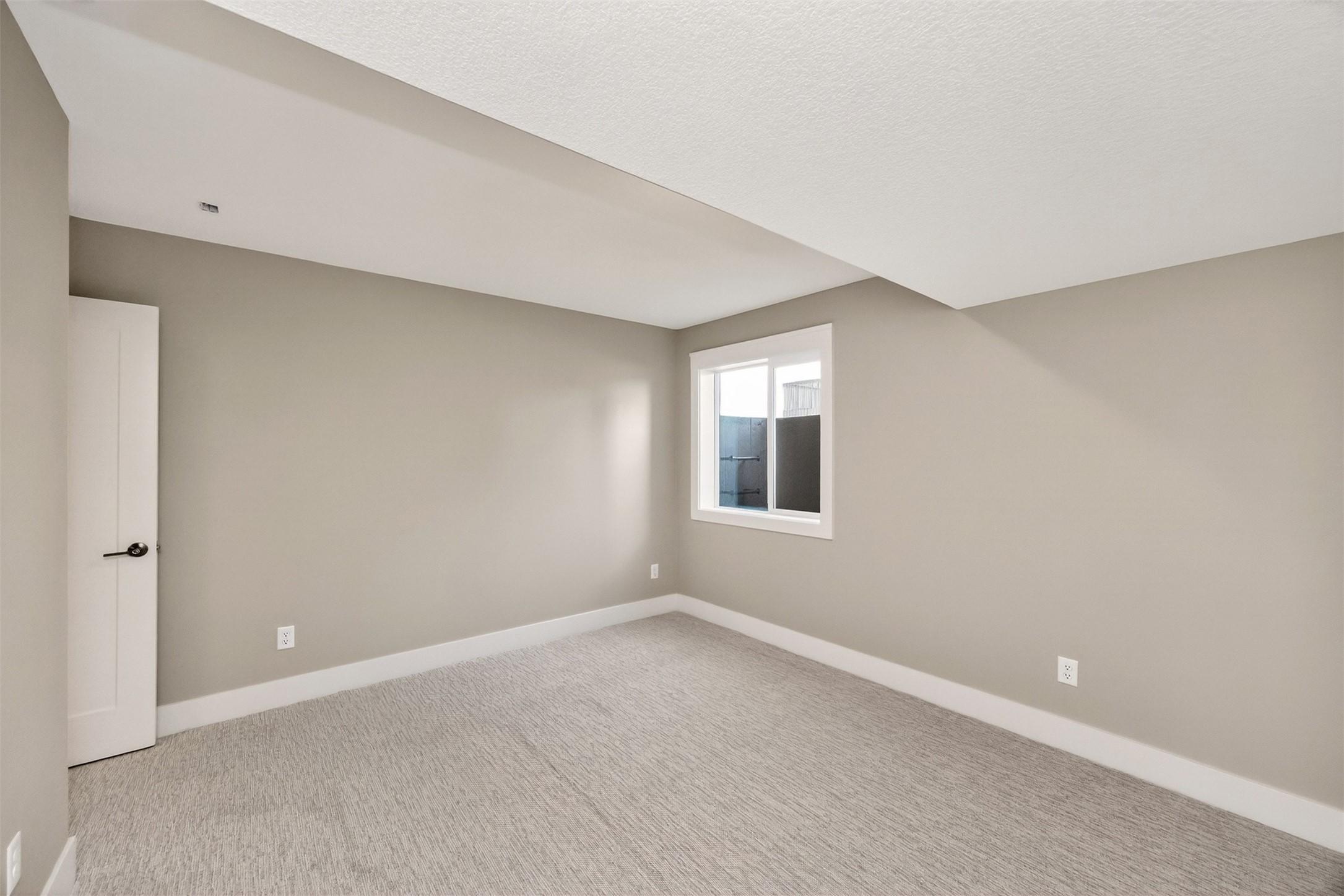 Huxley, Iowa, 50124, United States, 5 Bedrooms Bedrooms, ,3 BathroomsBathrooms,Residential,For Sale,2010436