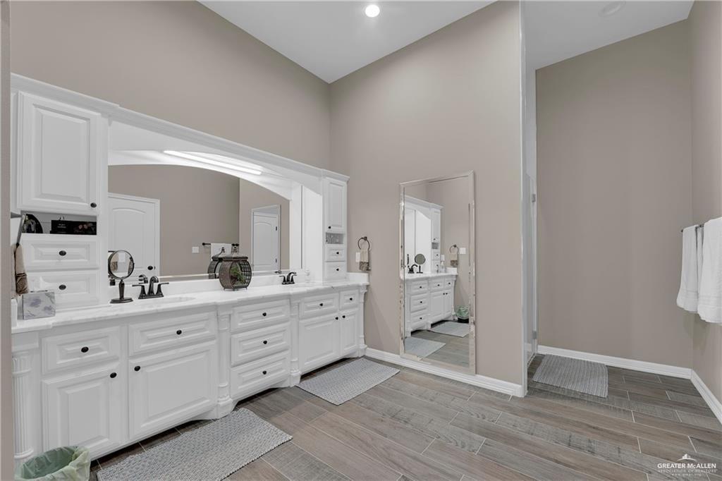Santa Elena, Texas, 78591, United States, 4 Bedrooms Bedrooms, ,4 BathroomsBathrooms,Residential,For Sale,1932729