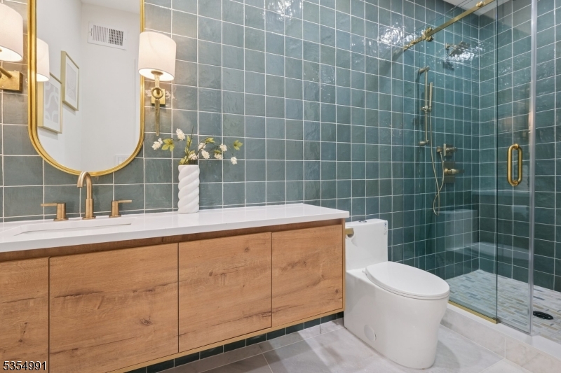 South Orange Village Twp., New Jersey, 07079, United States, 5 Bedrooms Bedrooms, ,4 BathroomsBathrooms,Residential,For Sale,1940447