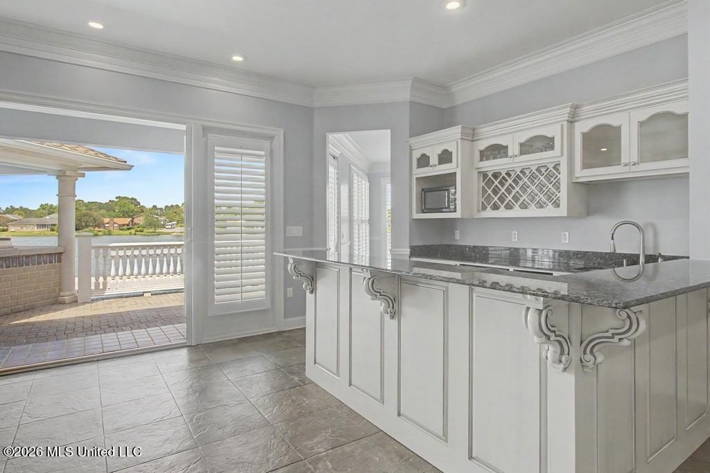 Gulfport, Mississippi, 39503, United States, 6 Bedrooms Bedrooms, ,7 BathroomsBathrooms,Residential,For Sale,2048640