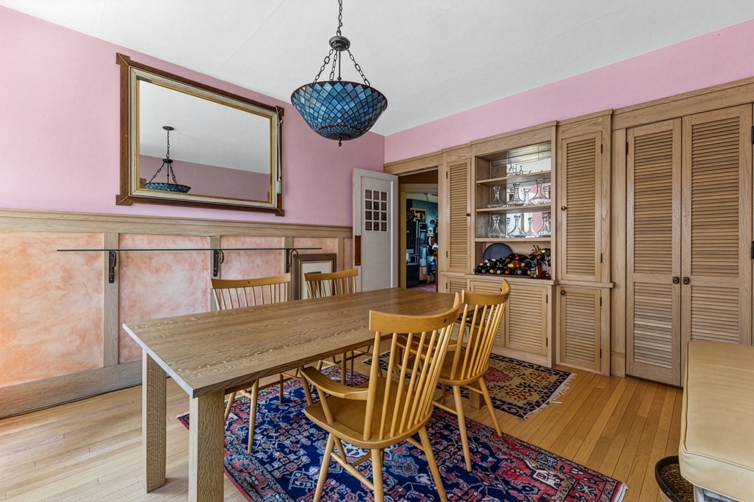  Rich Craftsmanship and Versatility in this Historic Residence - 物件實景