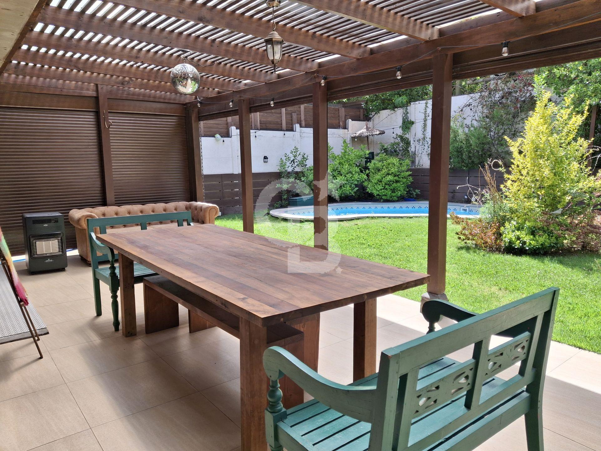 La Reina, Chile, 5 Bedrooms Bedrooms, ,5 BathroomsBathrooms,Residential,For Sale,1968916