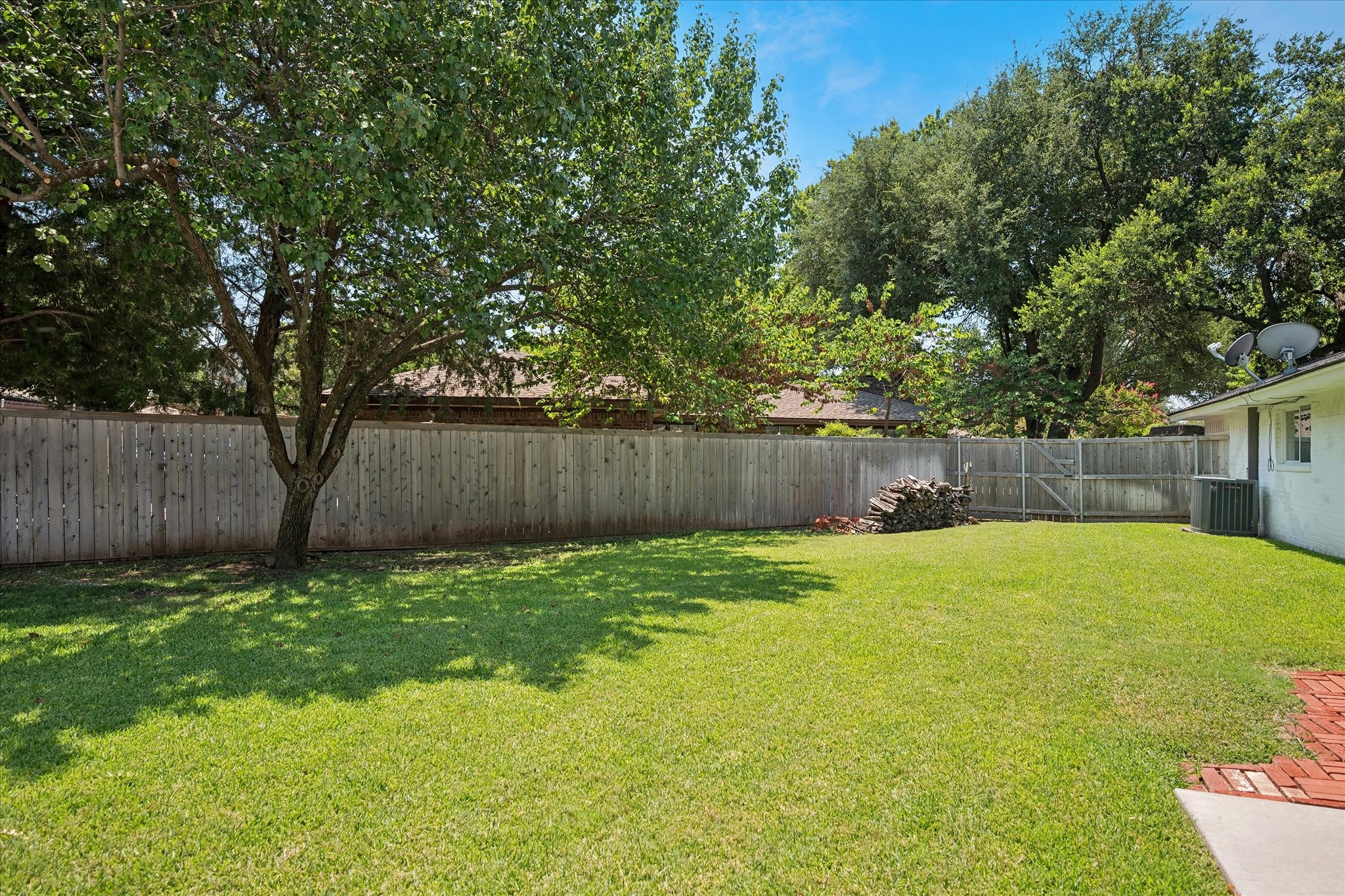 Plano, Texas, 75075, United States, 4 Bedrooms Bedrooms, ,3 BathroomsBathrooms,Residential,For Sale,1911874