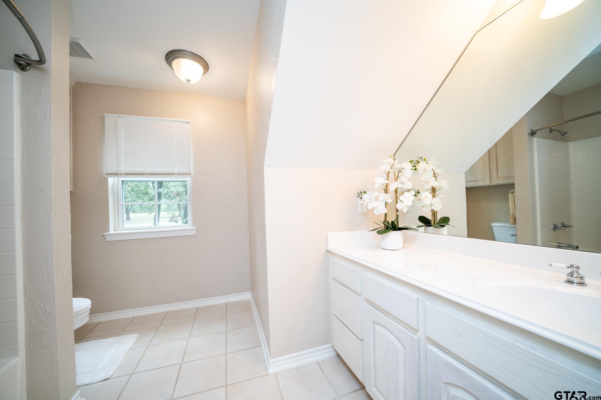 Pittsburg, Texas, 75686, United States, 4 Bedrooms Bedrooms, ,3 BathroomsBathrooms,Residential,For Sale,1839930