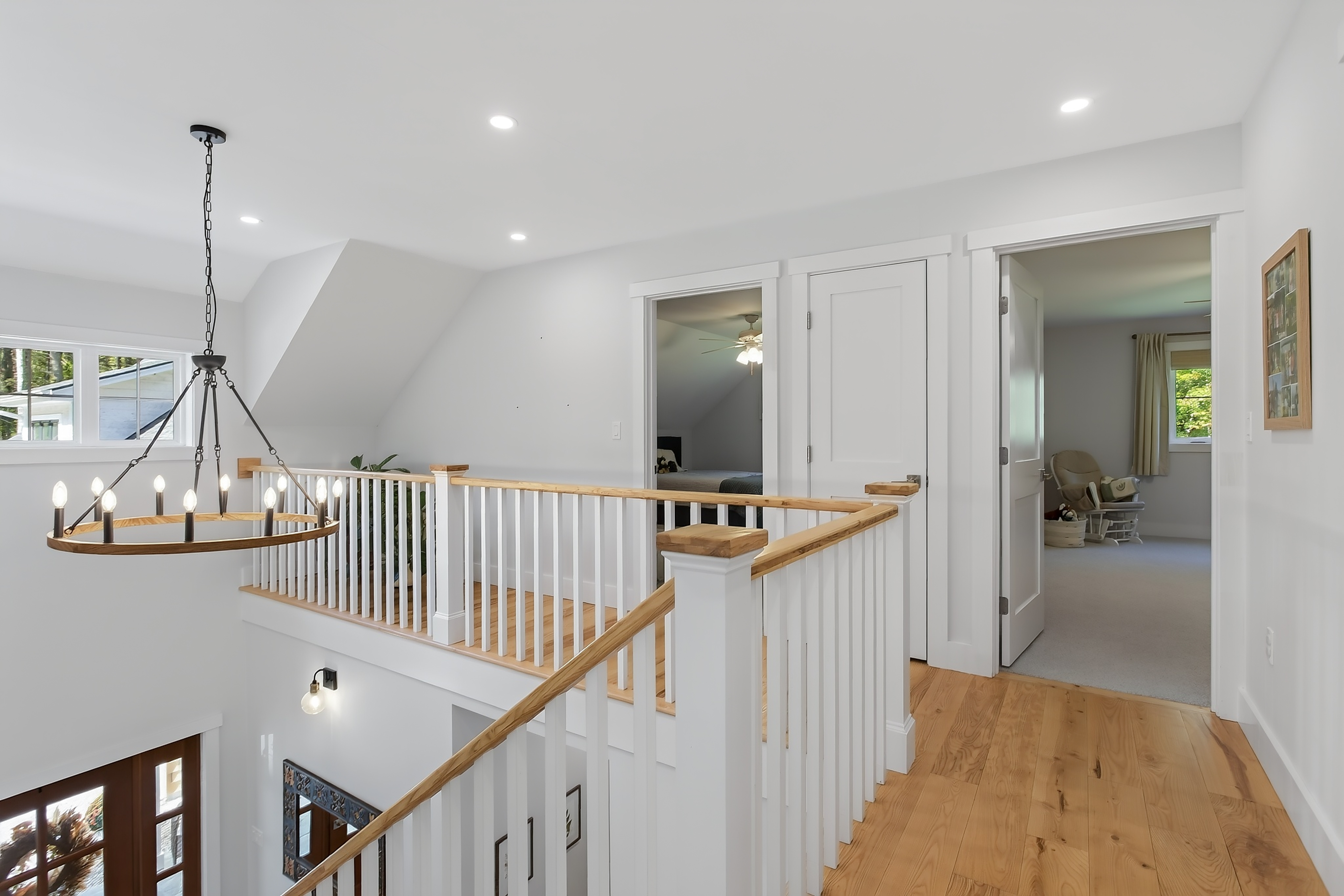  2022 Custom Craftsman: Main-Level Living, In-Law Suite, & Mountain Proximity - 物件實景