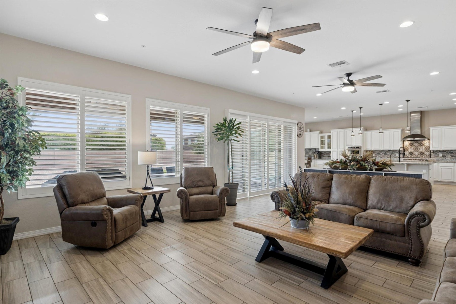  7551 W Saguaro Park Lane  Peoria, AZ - 物件實景