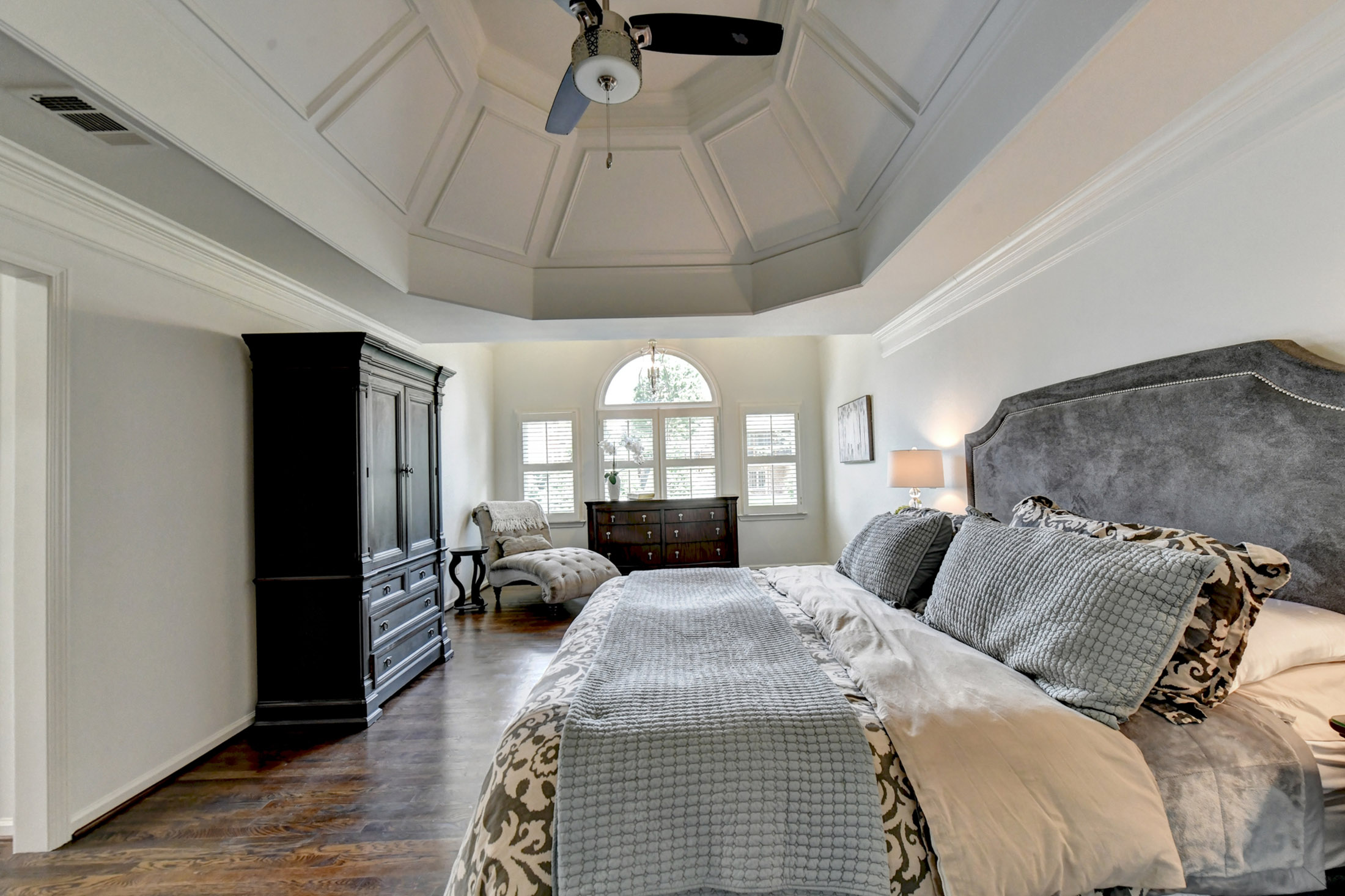  Stunning, Fully Renovated Glen Abbey Home Nestled in the Heart of Alpharetta - 物件實景