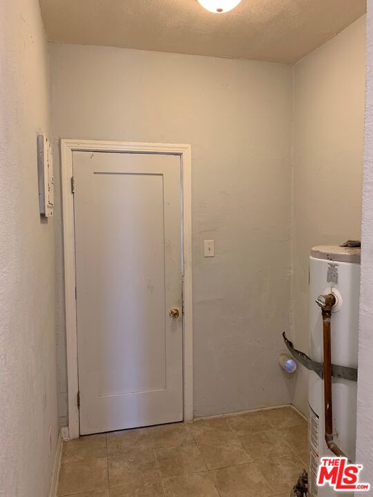 Los Angeles, California, 90016, United States, 10 Bedrooms Bedrooms, ,Residential,For Sale,1939338