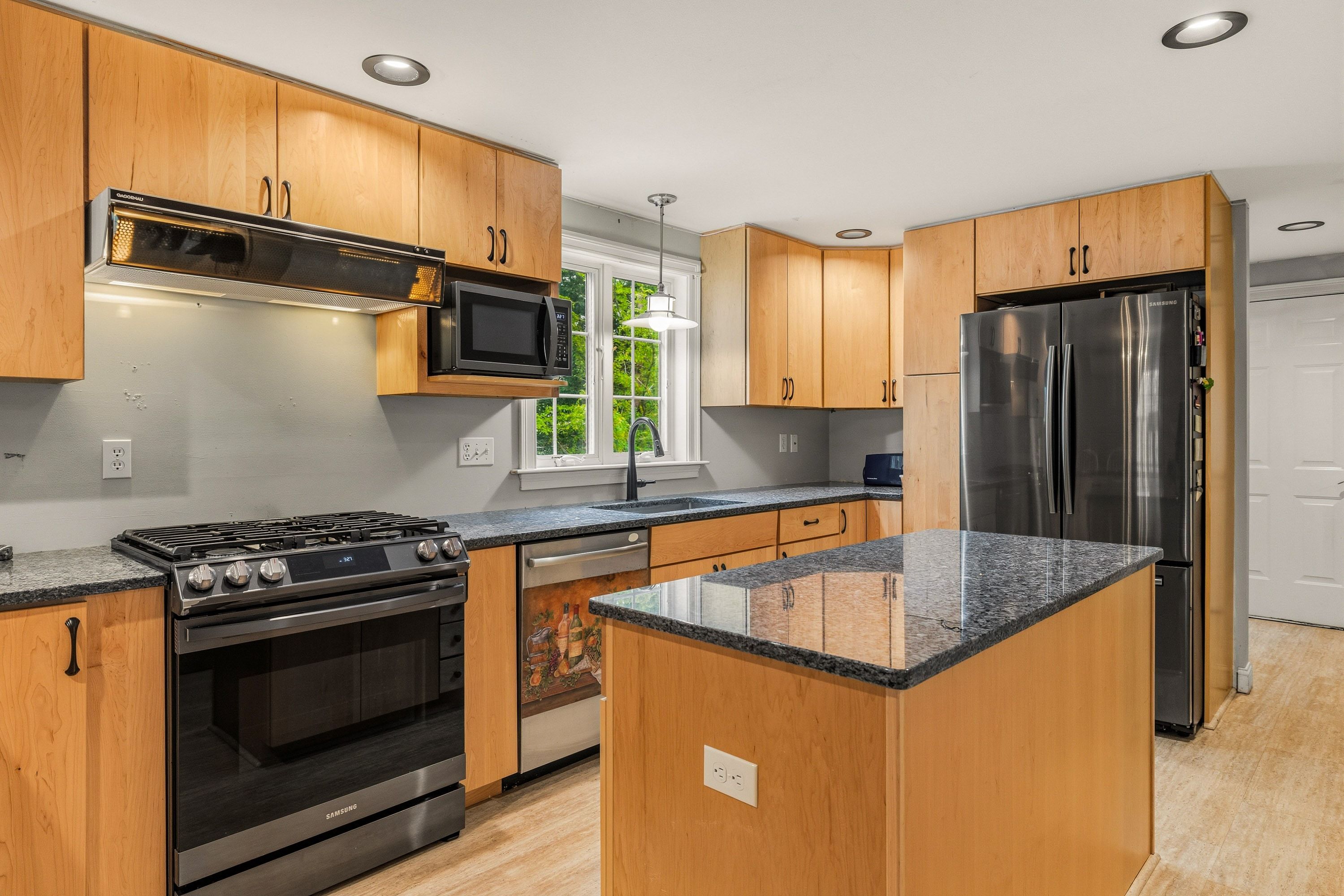 14 Viola Circle, Seabrook, NH, 03874 - 物件實景