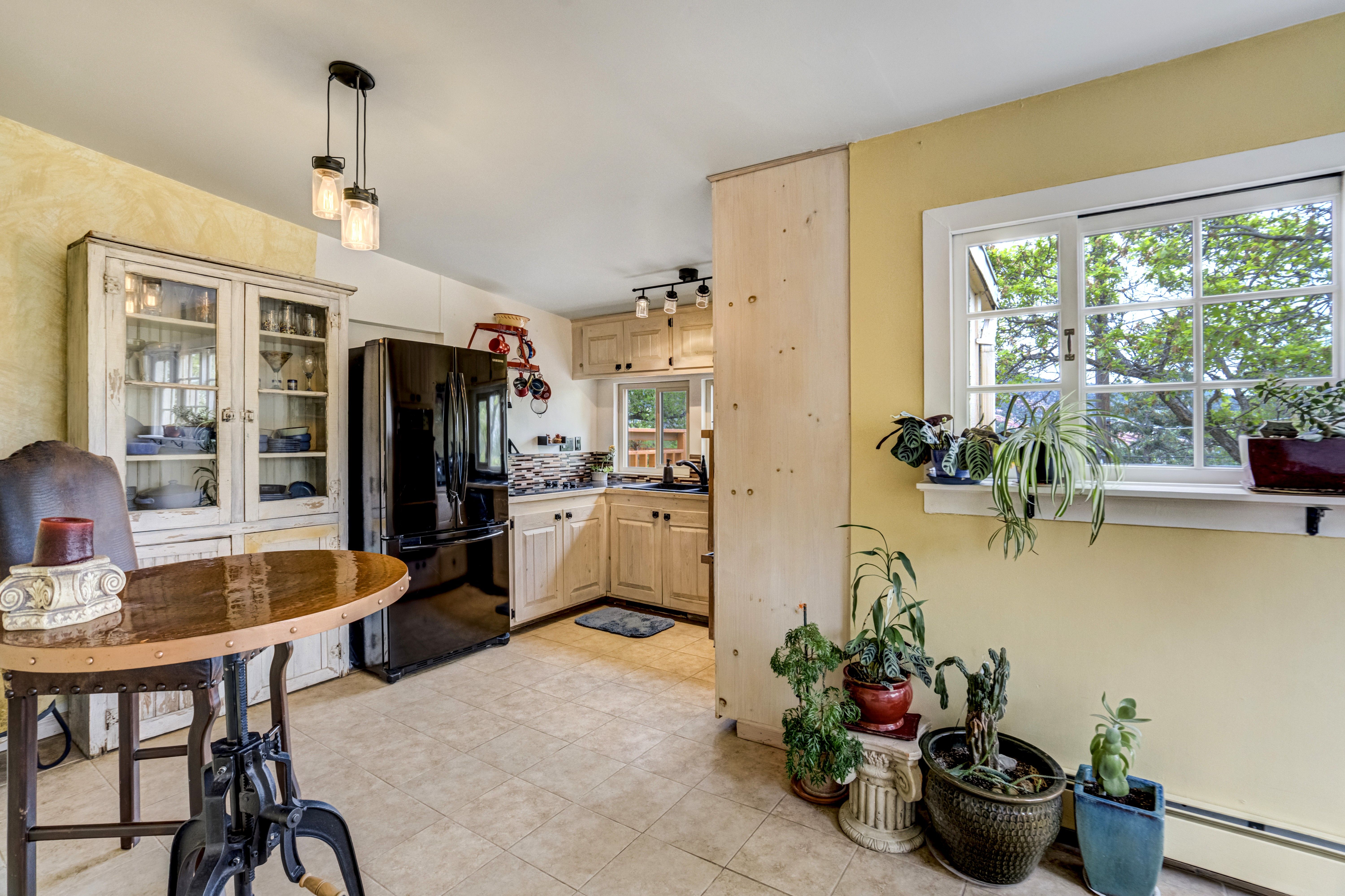  Extraordinary Mountain Retreat Perched Above the Heart of Manitou Springs - 物件實景