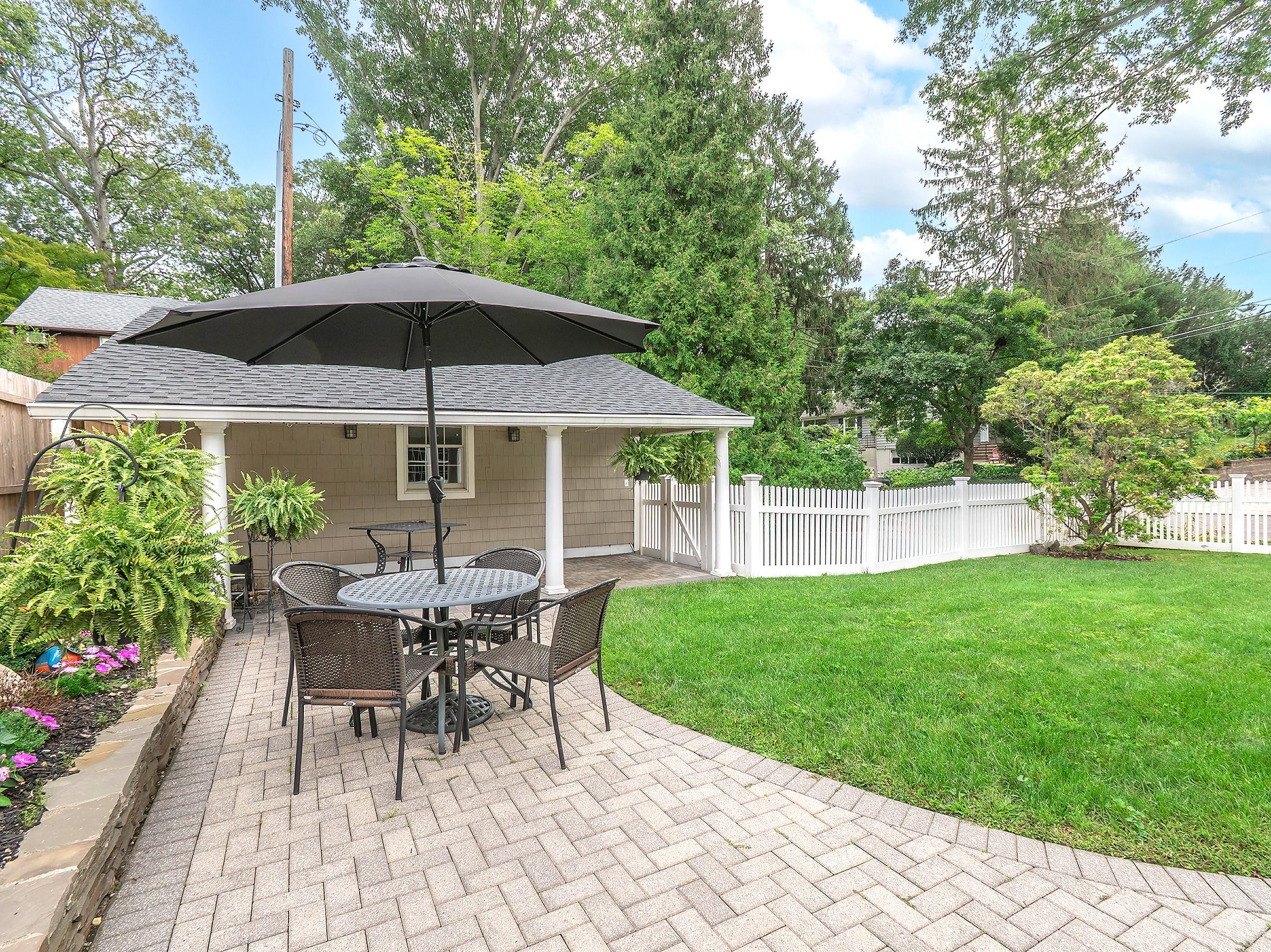  30 Waverly Street, Glen Head, NY 11545 - 物件實景