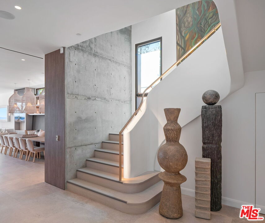 Santa Monica, California, 90403, United States, 7 Bedrooms Bedrooms, ,9 BathroomsBathrooms,Residential,For Sale,1955538