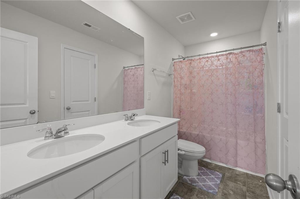 Davidson, North Carolina, 28036, United States, 4 Bedrooms Bedrooms, ,4 BathroomsBathrooms,Residential,For Sale,1909489