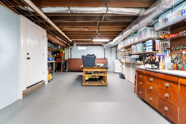 Shoreham, New York, 11786, United States, 5 Bedrooms Bedrooms, ,3 BathroomsBathrooms,Residential,For Sale,1990330