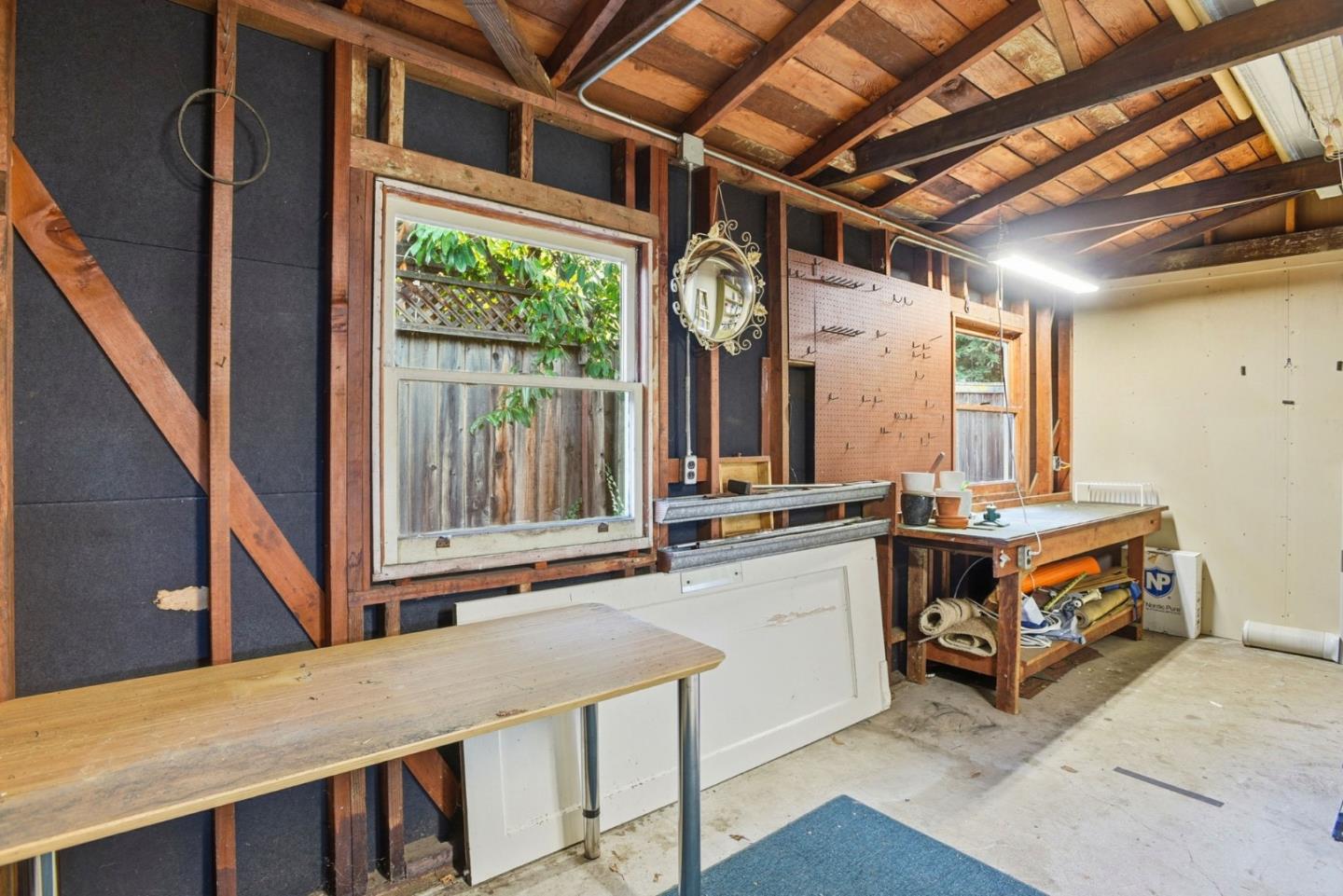 Palo Alto, California, 94303, United States, 2 Bedrooms Bedrooms, ,2 BathroomsBathrooms,Residential,For Sale,1989685