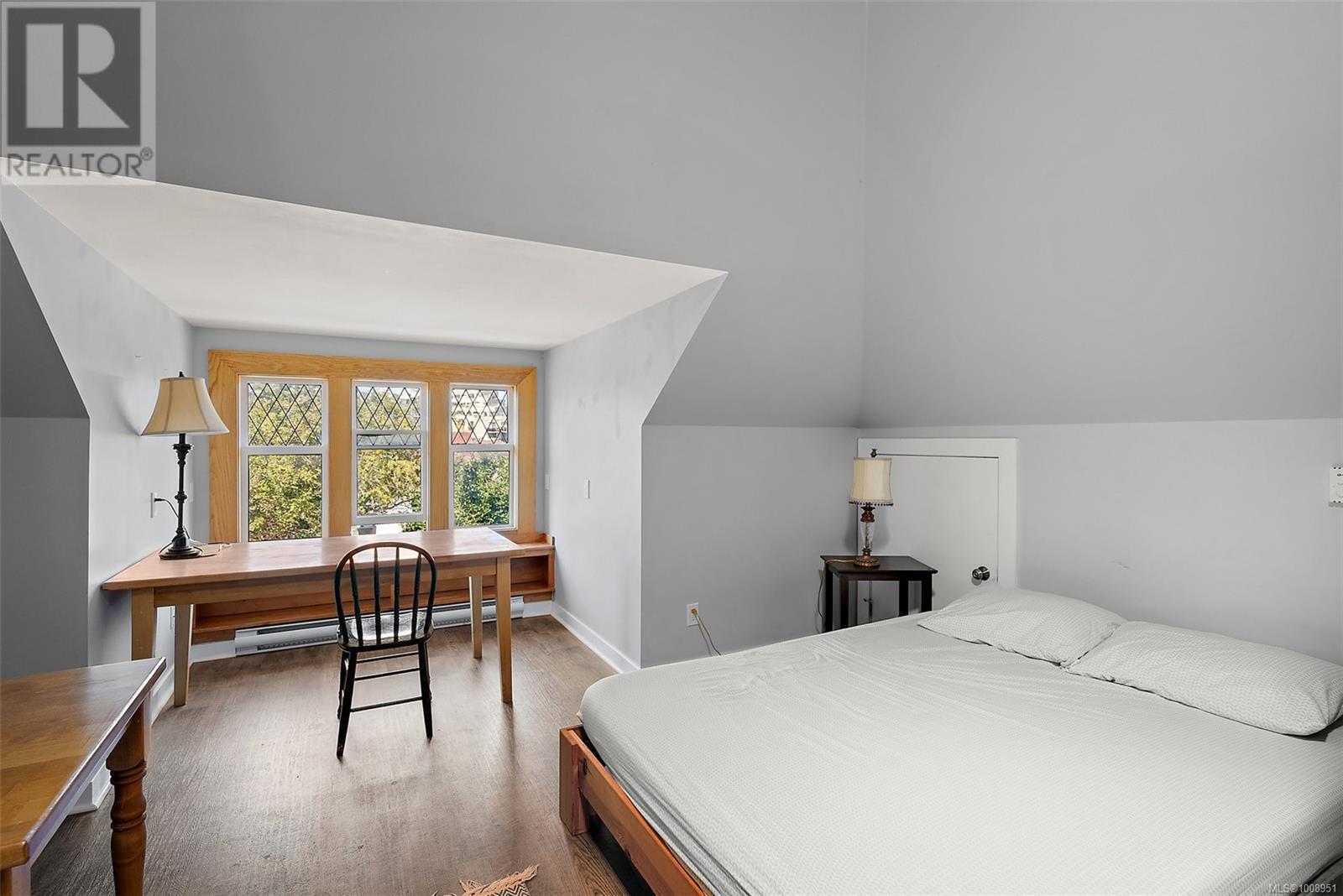 VICTORIA, British Columbia, V8V 2H6, CA, 3 Bedrooms Bedrooms, ,2 BathroomsBathrooms,Residential,For Sale,1906756