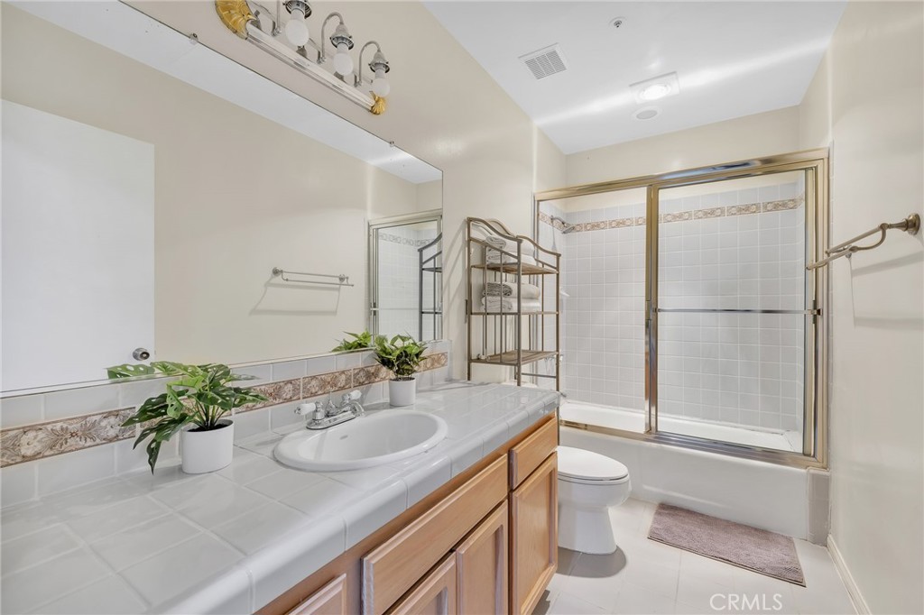 Woodland Hills, California, 91364, United States, 3 Bedrooms Bedrooms, ,3 BathroomsBathrooms,Residential,For Sale,1980470