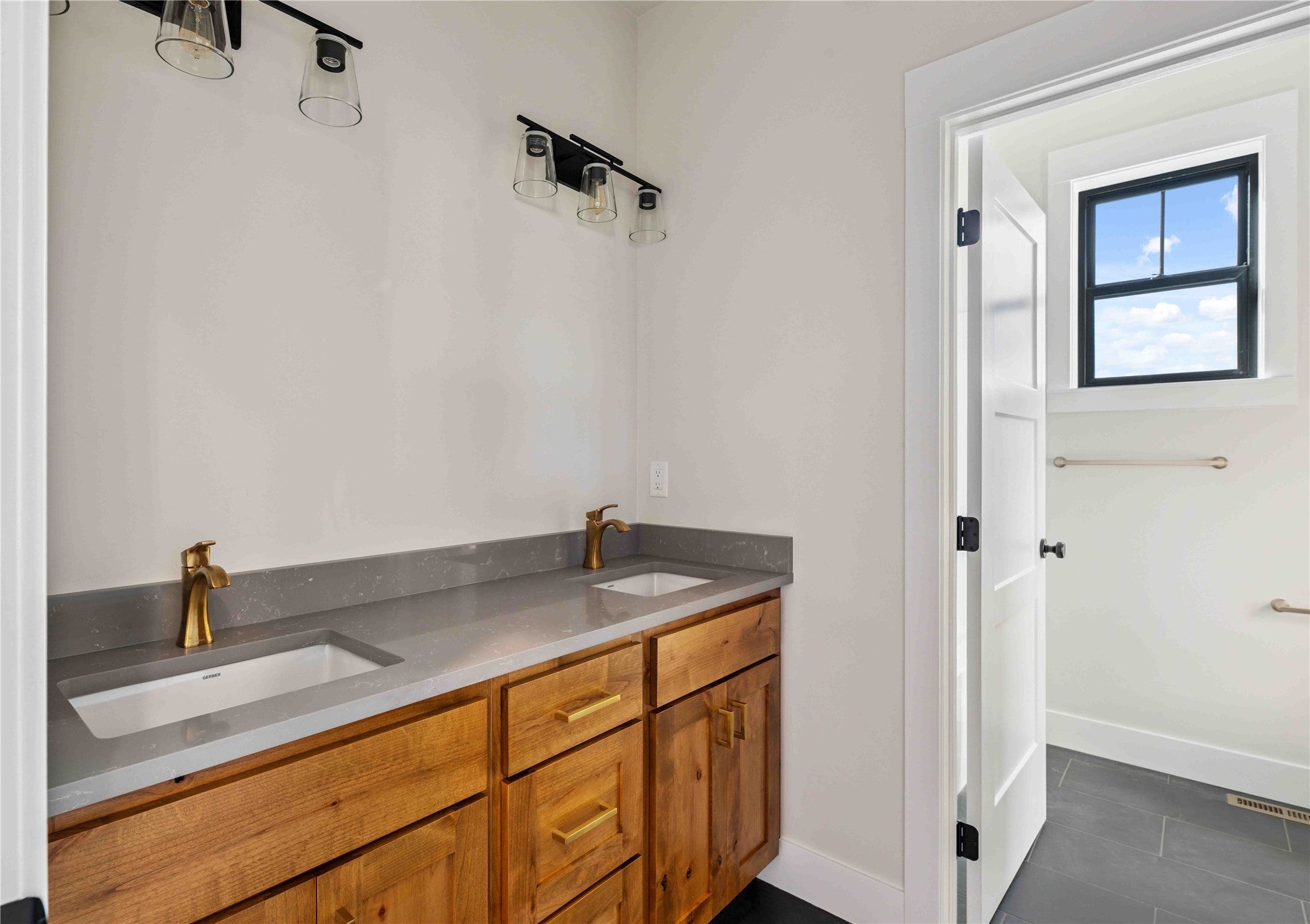 Kalispell, Montana, 59901, United States, 4 Bedrooms Bedrooms, ,4 BathroomsBathrooms,Residential,For Sale,1907313