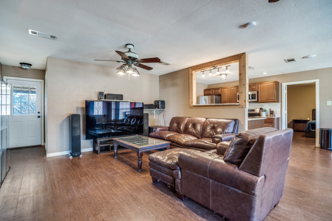 Boyd, Texas, 76023, United States, 3 Bedrooms Bedrooms, ,2 BathroomsBathrooms,Residential,For Sale,1999826