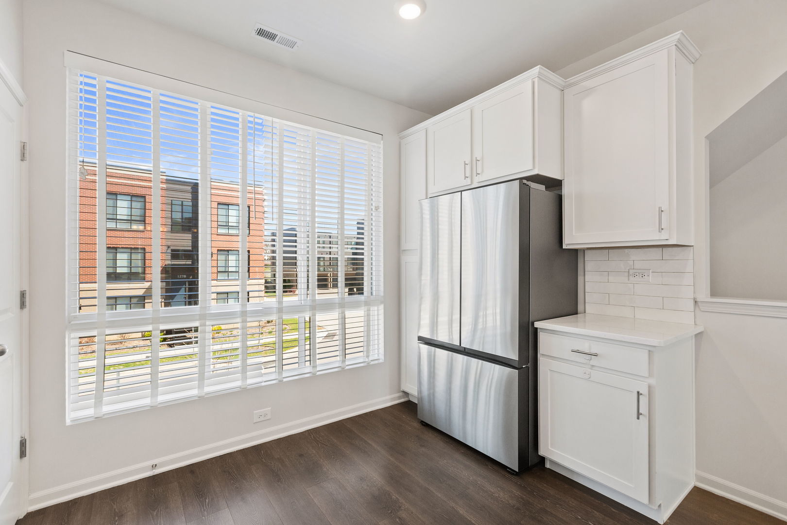 Schaumburg, Illinois, 60173, United States, 3 Bedrooms Bedrooms, ,3 BathroomsBathrooms,Residential,For Sale,1868457