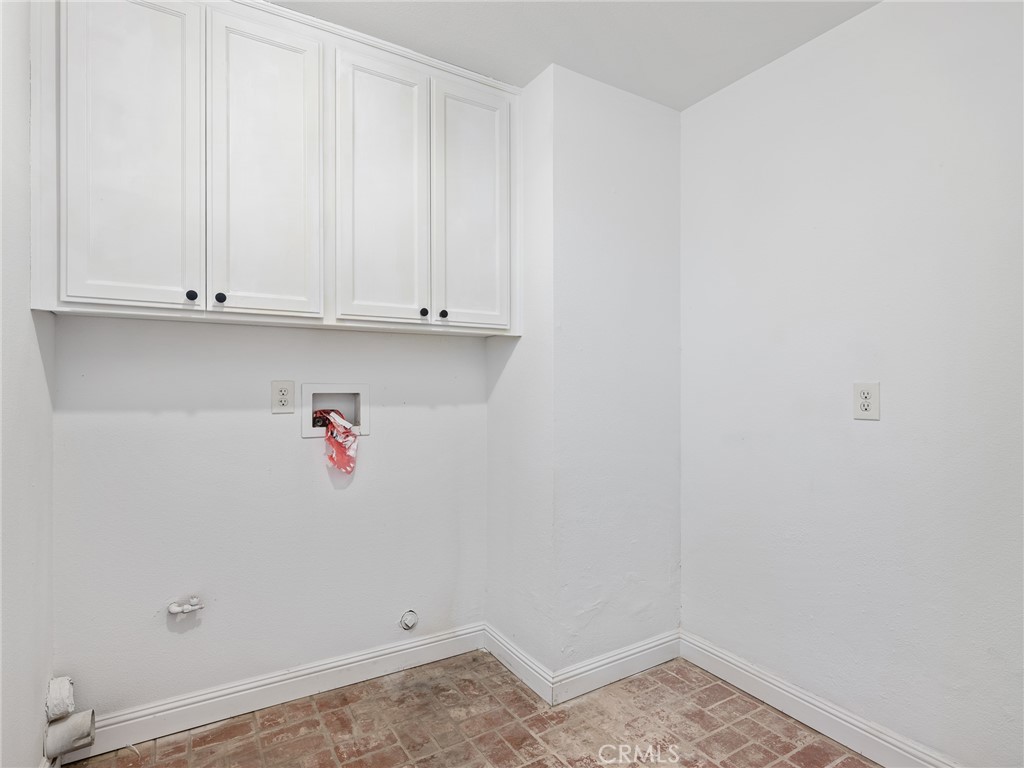 Hesperia, California, 92344, United States, 5 Bedrooms Bedrooms, ,3 BathroomsBathrooms,Residential,For Sale,1996826