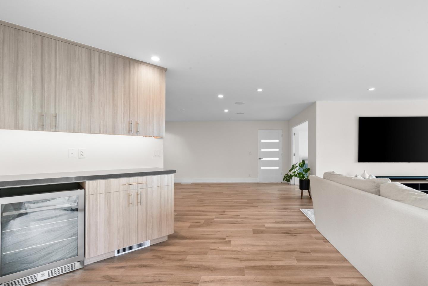 Los Gatos, California, 95030, United States, 5 Bedrooms Bedrooms, ,6 BathroomsBathrooms,Residential,For Sale,1997013