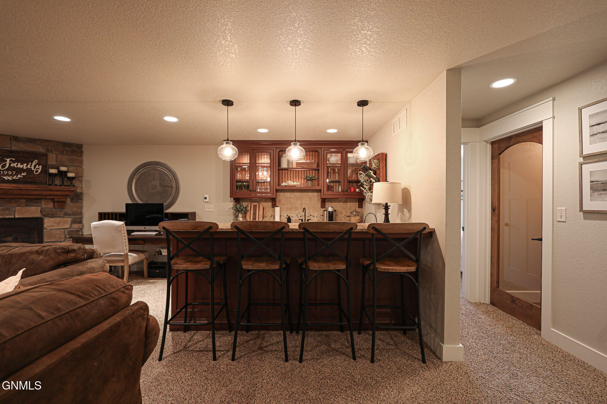 Bismarck, North Dakota, 58503, United States, 6 Bedrooms Bedrooms, ,5 BathroomsBathrooms,Residential,For Sale,1810584