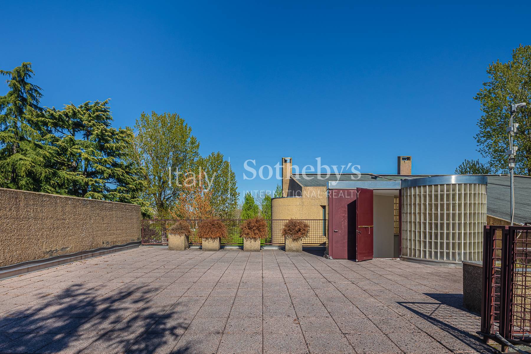 Designer villa surrounded by greenery - 物件實景