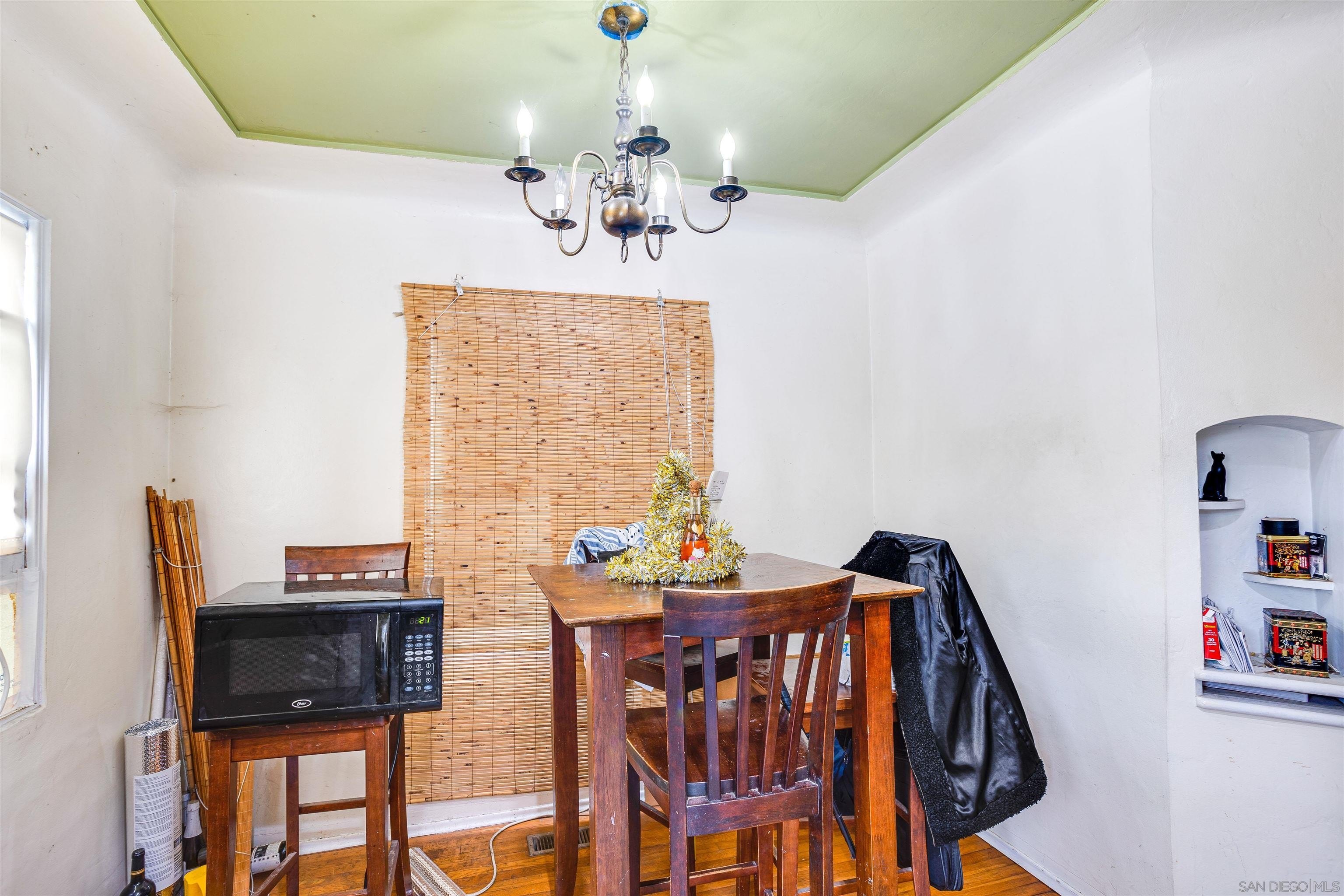 San Diego, California, 92115, United States, 2 Bedrooms Bedrooms, ,1 BathroomBathrooms,Residential,For Sale,1699745