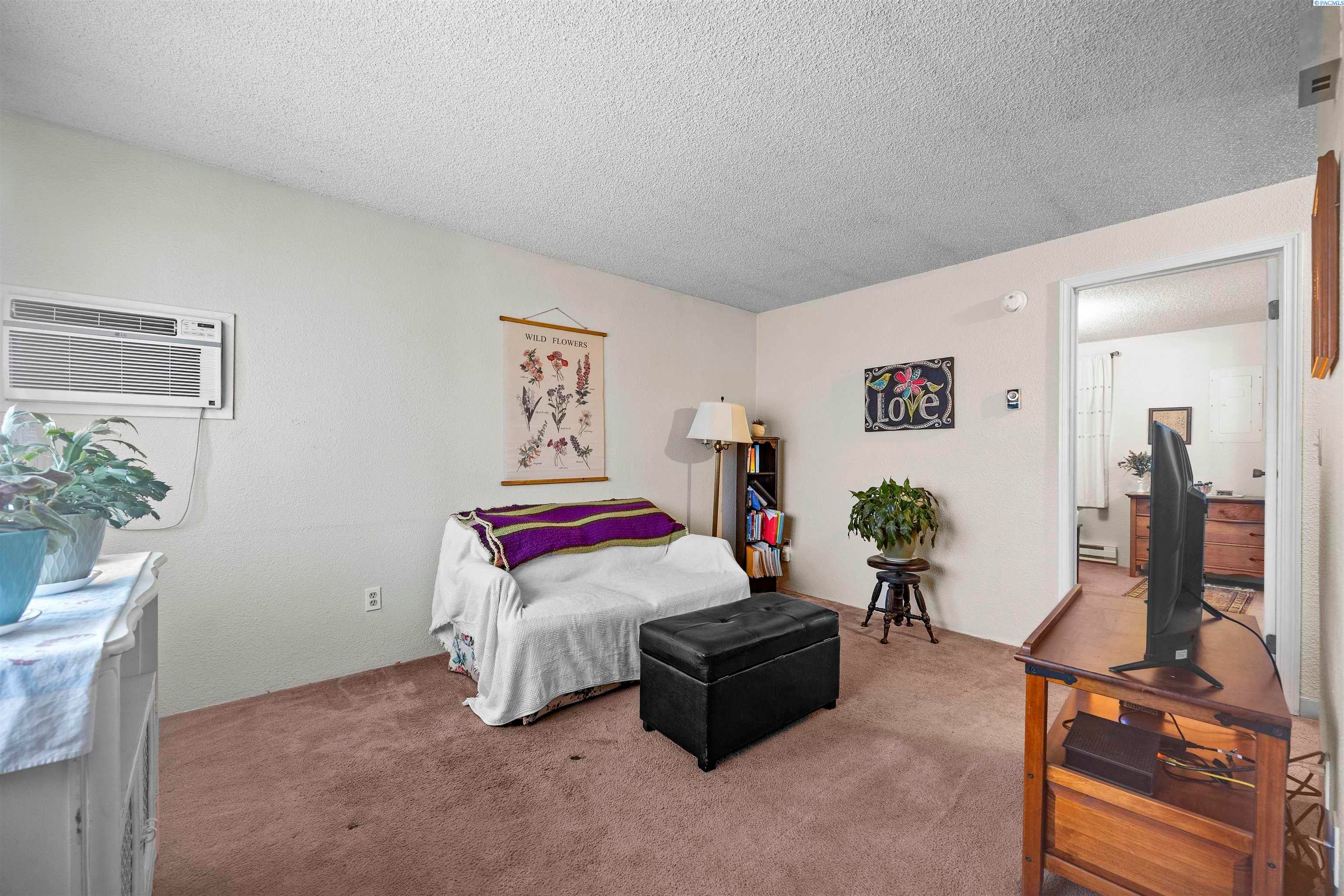 Zillah, Washington, 98953, United States, 9 Bedrooms Bedrooms, ,Residential,For Sale,2013273